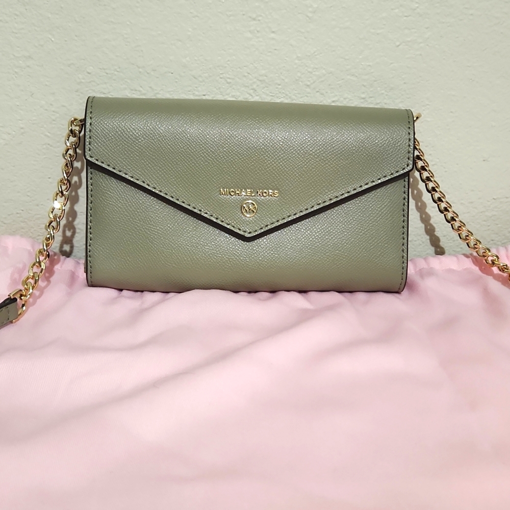 Michael Kors Jet Set Charm Large Leather Envelope Crossbody Bag